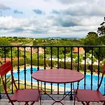 Santillana & Glamping Campsite *